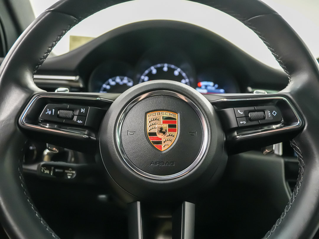 Certified 2024 Porsche Macan AWD/4WD image 24