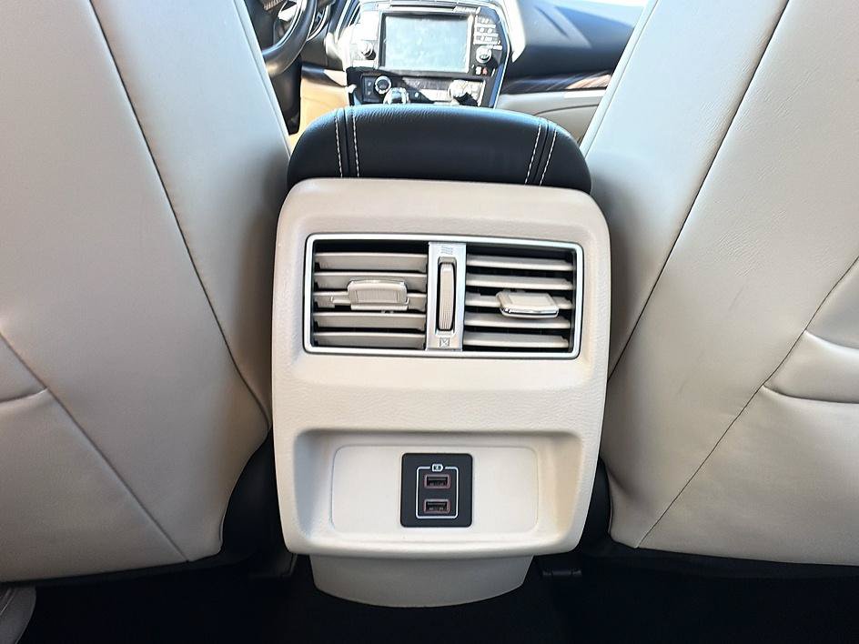 Used 2018 Nissan Maxima Platinum FWD image 20