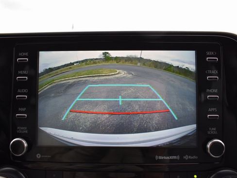 Used 2021 Toyota Highlander XLE image 21