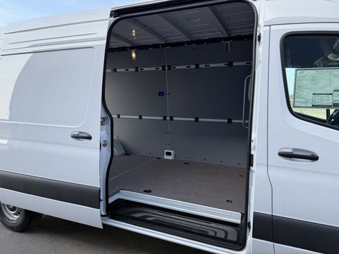 New 2026 Mercedes-Benz Sprinter 2500 image 23