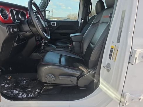 Used 2022 Jeep Wrangler Unlimited Rubicon w/ Cold Weather Group image 2