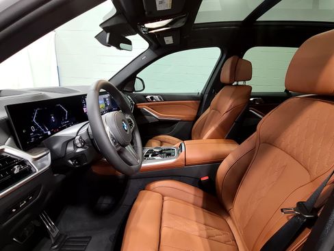 Used 2026 BMW X5 xDrive40i w/ M Sport Package AWD/4WD image 12