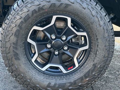 Used 2021 Jeep Gladiator Rubicon w/ Trailer Tow Package image 11