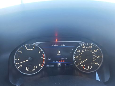 Used 2024 Nissan Altima 2.5 SV image 14