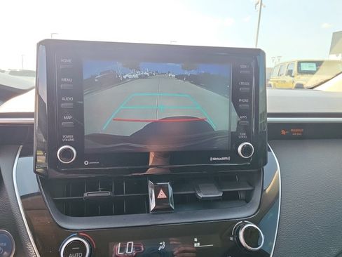 Used 2022 Toyota Corolla LE FWD image 22