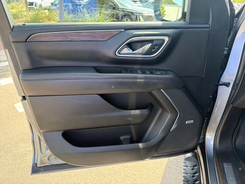 Used 2021 Chevrolet Tahoe Z71 w/ Z71 Signature Package AWD/4WD image 18
