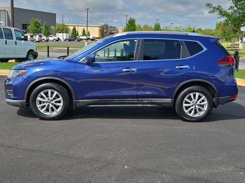 Used 2018 Nissan Rogue SV w/ Premium Package FWD image 14