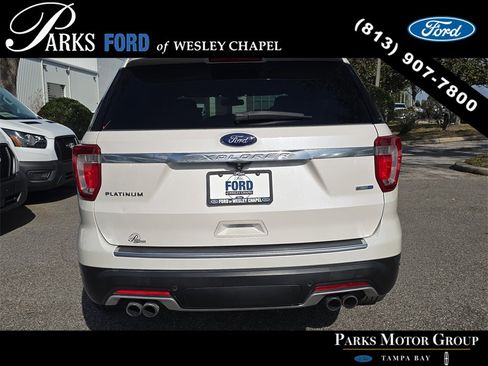 Certified 2018 Ford Explorer Platinum image 5