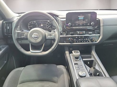 Used 2024 Nissan Pathfinder SV AWD/4WD image 11