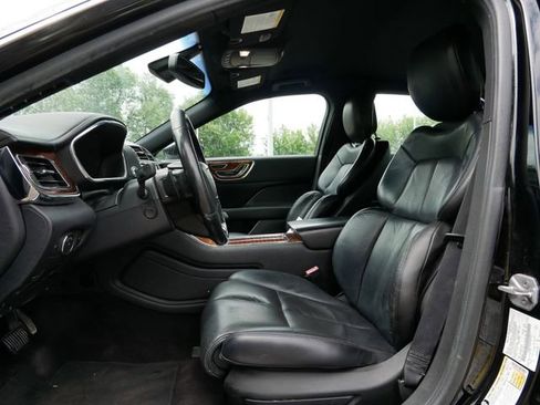Used 2017 Lincoln Continental Select FWD image 14