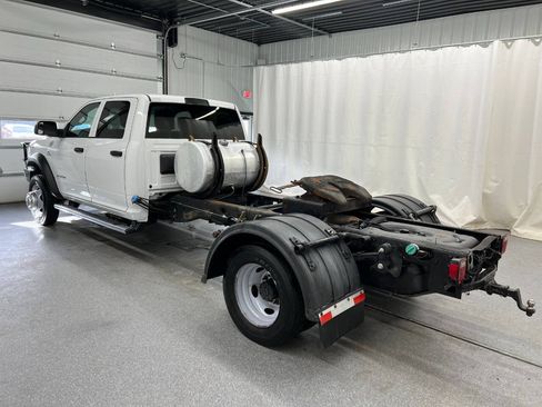 Used 2022 RAM 5500 Tradesman w/ Chrome Appearance Group AWD/4WD image 4