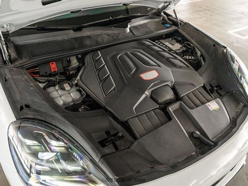 Used 2023 Porsche Cayenne Turbo AWD/4WD image 17