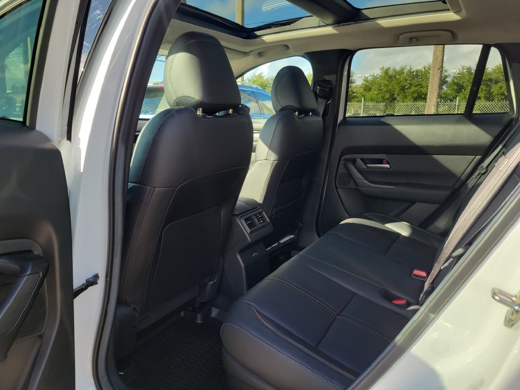 Used 2025 MAZDA CX-50 AWD 2.5 Hybrid w/ Premium Pkg image 15