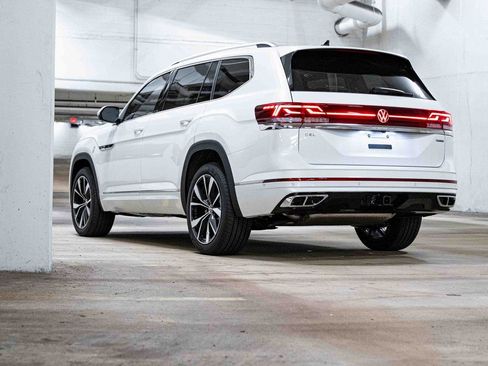 New 2026 Volkswagen Atlas SEL Premium R-Line image 5