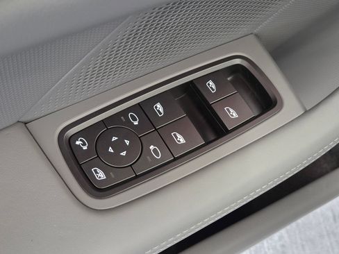 New 2026 Porsche Taycan 4S AWD/4WD image 14