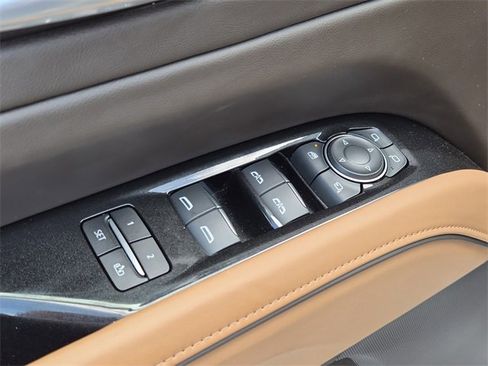 Used 2024 Cadillac Escalade ESV Premium Luxury image 25