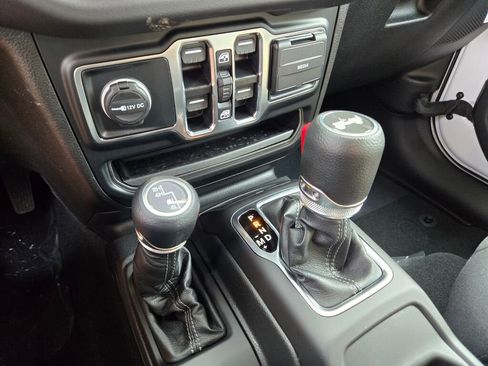 Used 2024 Jeep Wrangler Sahara w/ Safety Group image 19