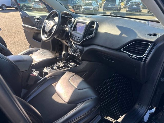 Used 2019 Jeep Cherokee Latitude Plus FWD image 17