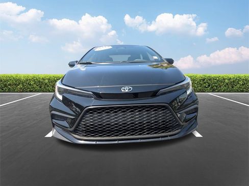 Used 2025 Toyota Corolla SE FWD image 11