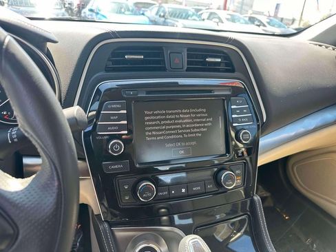 Used 2023 Nissan Maxima SV w/ Floor Mat Group FWD image 29