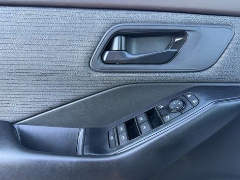 Certified 2023 Nissan Rogue S image 17