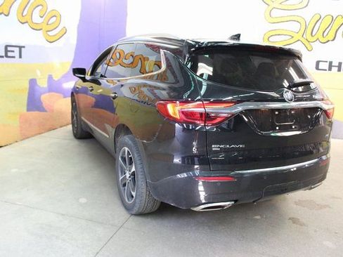Used 2021 Buick Enclave Essence image 6