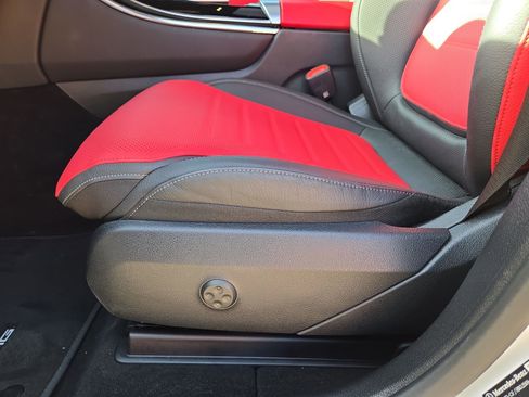 New 2026 Mercedes-Benz GLC 300 4MATIC image 17