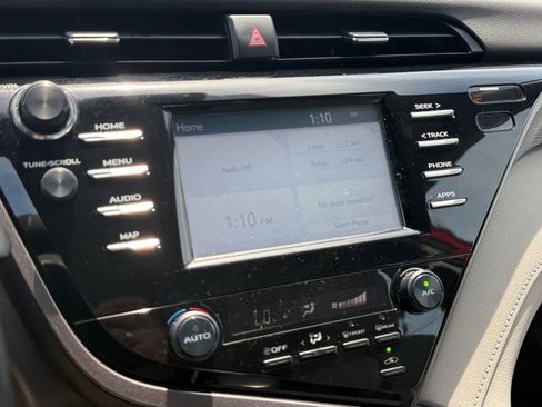 Used 2019 Toyota Camry SE FWD image 33