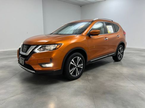 Used 2017 Nissan Rogue SL AWD/4WD image 3