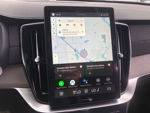 Used 2026 Volvo XC90 B5 Ultra w/ Protection Package Premier image 25