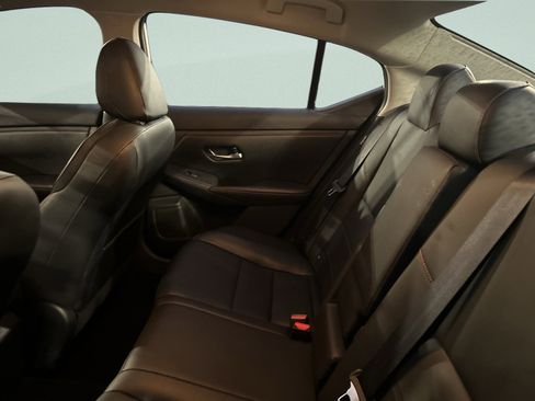 Used 2025 Nissan Sentra SR w/ SR Premium Package image 23