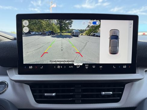 New 2025 Ford Explorer Active image 5