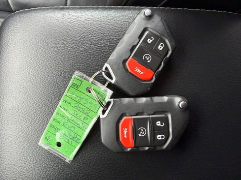 Used 2022 Jeep Wrangler Unlimited Sahara w/ Cold Weather Group image 45