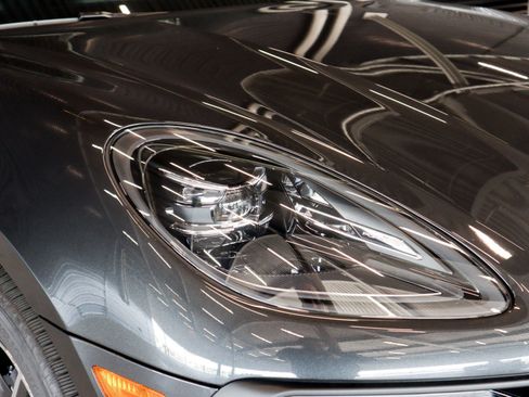 Certified 2025 Porsche Macan image 29