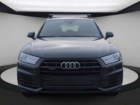 Used 2020 Audi Q5 2.0T Premium w/ Titanium Sport Package image 3