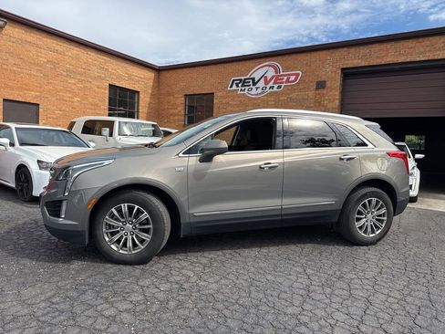 Used 2017 Cadillac XT5 Luxury w/ Driver Awareness Package FWD image 4