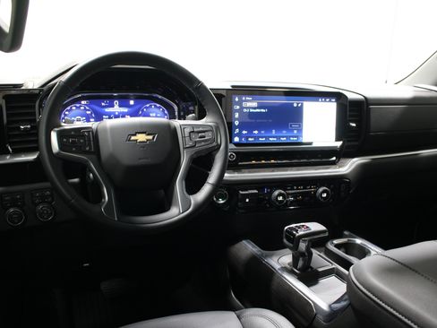 Used 2026 Chevrolet Silverado 1500 LTZ AWD/4WD image 2