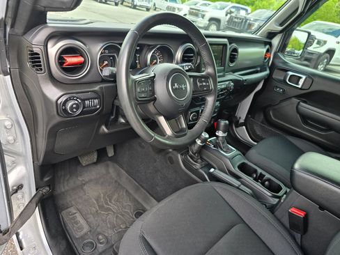 Used 2022 Jeep Gladiator Sport AWD/4WD image 23