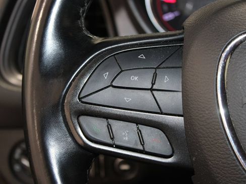 Used 2023 Dodge Challenger SXT RWD image 13