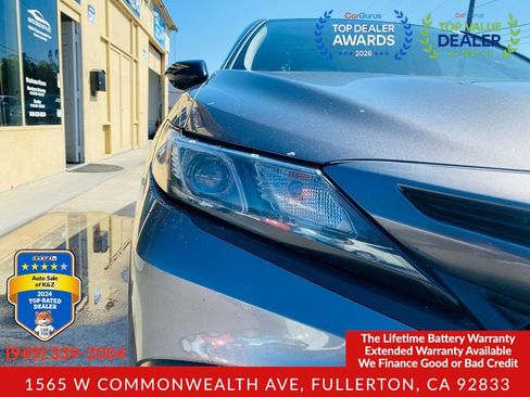 Used 2018 Toyota Camry SE FWD image 16