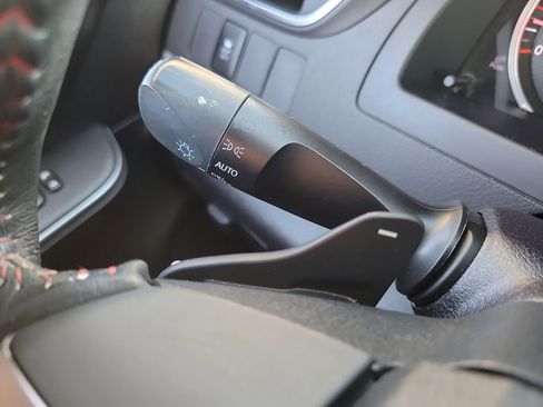 Used 2017 Toyota Camry SE image 29