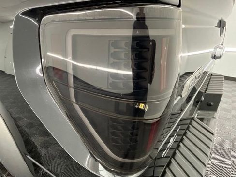 Used 2011 Ford F150 Raptor w/ Raptor Luxury Pkg image 23