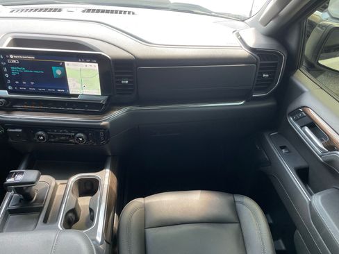 Used 2025 Chevrolet Silverado 1500 LT Trail Boss w/ LT Trail Boss Premium Package AWD/4WD image 7
