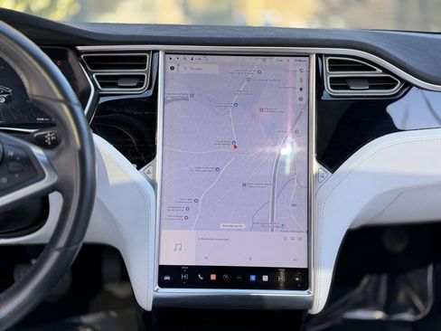 Used 2017 Tesla Model S 90D image 47