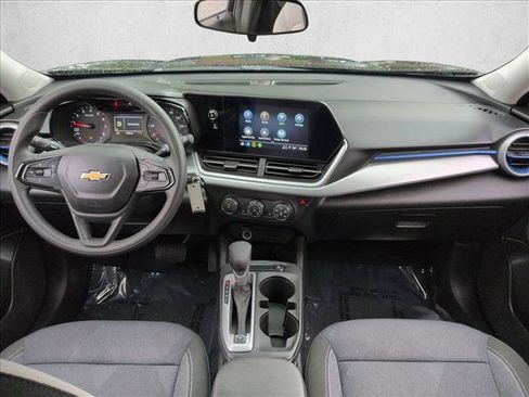 Certified 2024 Chevrolet Trax LS w/ LS Convenience Package FWD image 16
