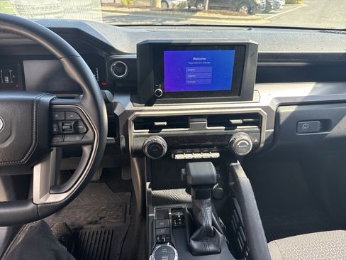 Used 2025 Toyota 4Runner SR5 image 23