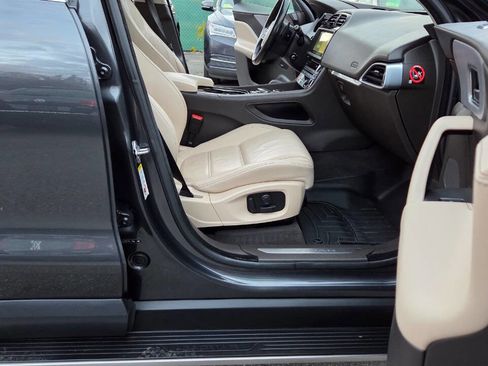 Used 2017 Jaguar F-PACE Prestige image 50