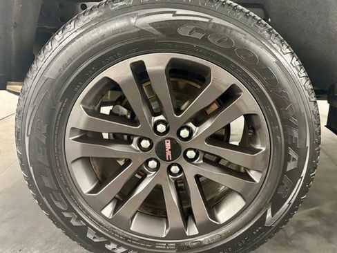 Used 2020 GMC Canyon SLE w/ Elevation Edition image 11