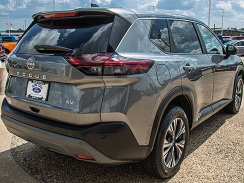 Used 2023 Nissan Rogue SV FWD image 4