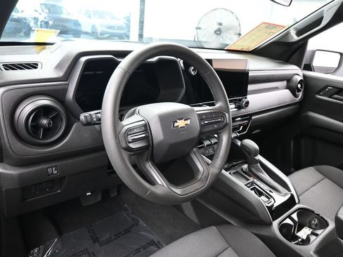 Used 2025 Chevrolet Colorado W/T w/ WT Custom Package RWD image 11